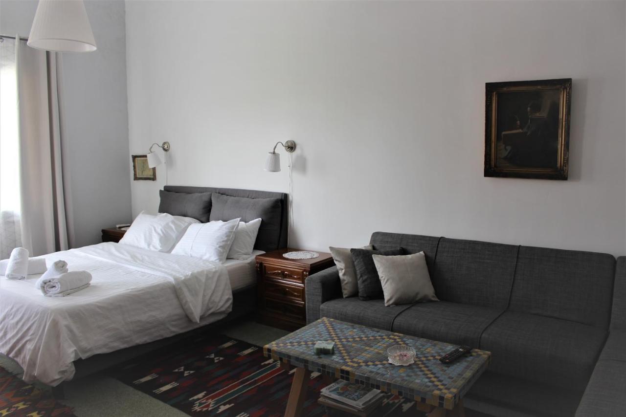 A Litte Taste Of Home Guest House Athens Ngoại thất bức ảnh