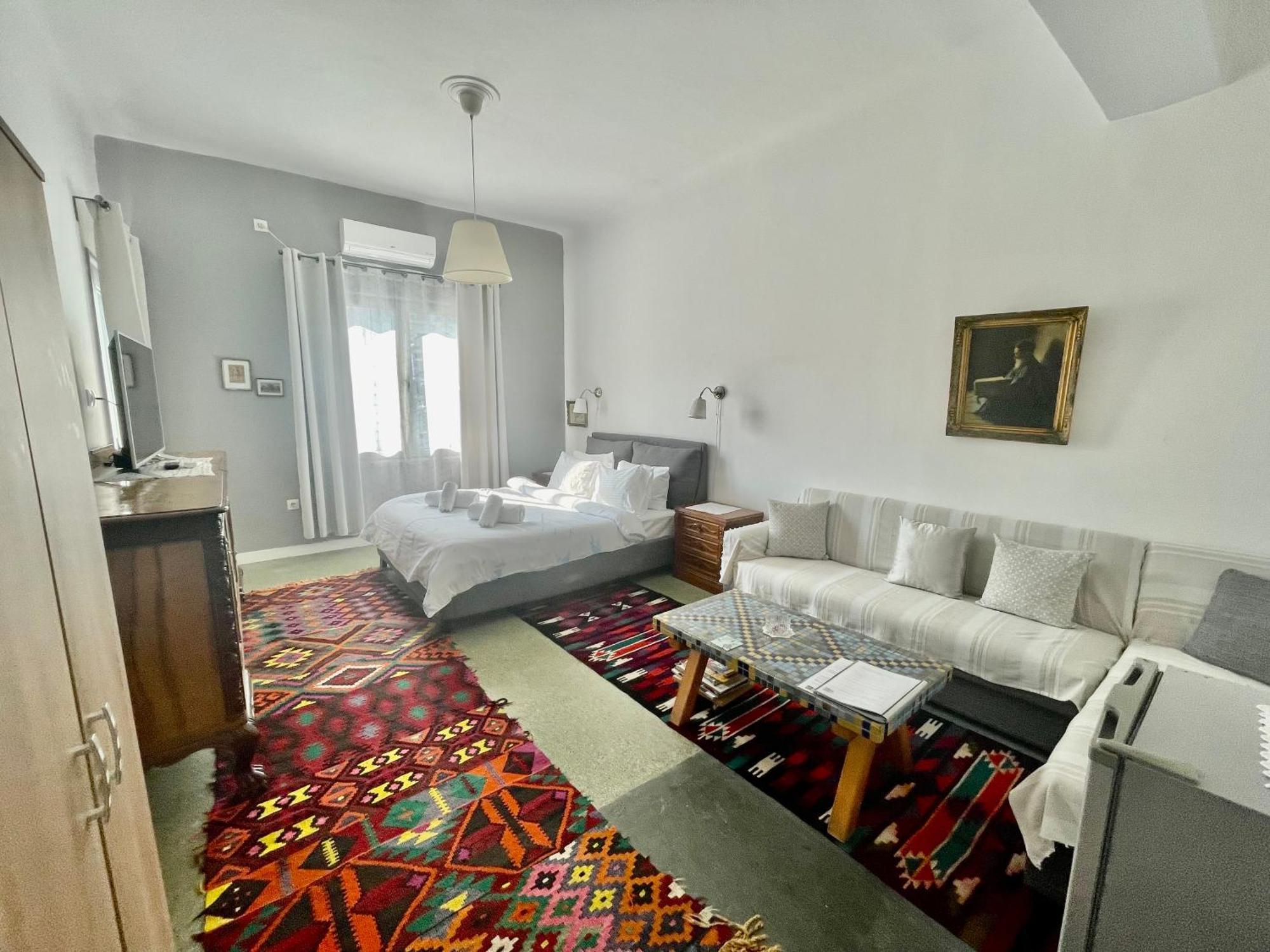 A Litte Taste Of Home Guest House Athens Ngoại thất bức ảnh
