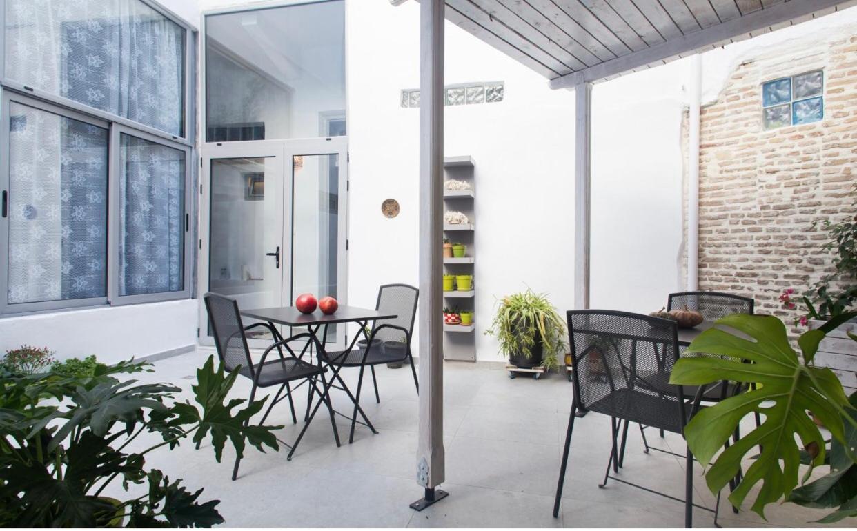A Litte Taste Of Home Guest House Athens Ngoại thất bức ảnh